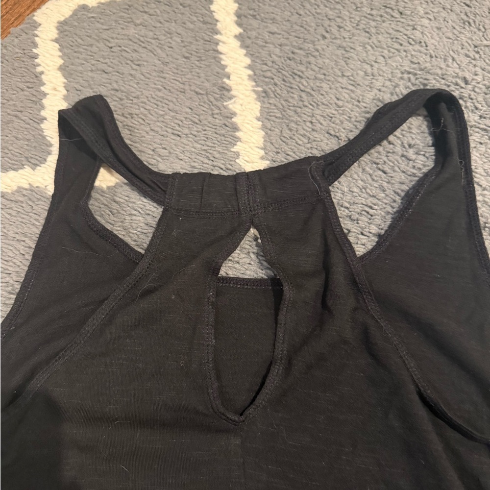 GAIAM Racerback keyhole tank - Picture 5 of 6